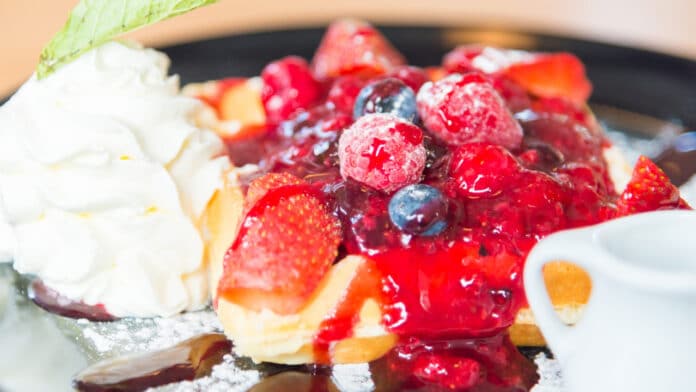 Recette de gaufres au chocolat blanc framboises et basilic